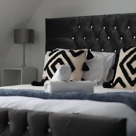 Two-Bedroom Apartment With Scenic Balcony View Shipley  Extérieur photo