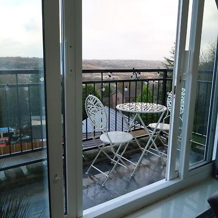 Two-Bedroom Apartment With Scenic Balcony View Shipley  Extérieur photo