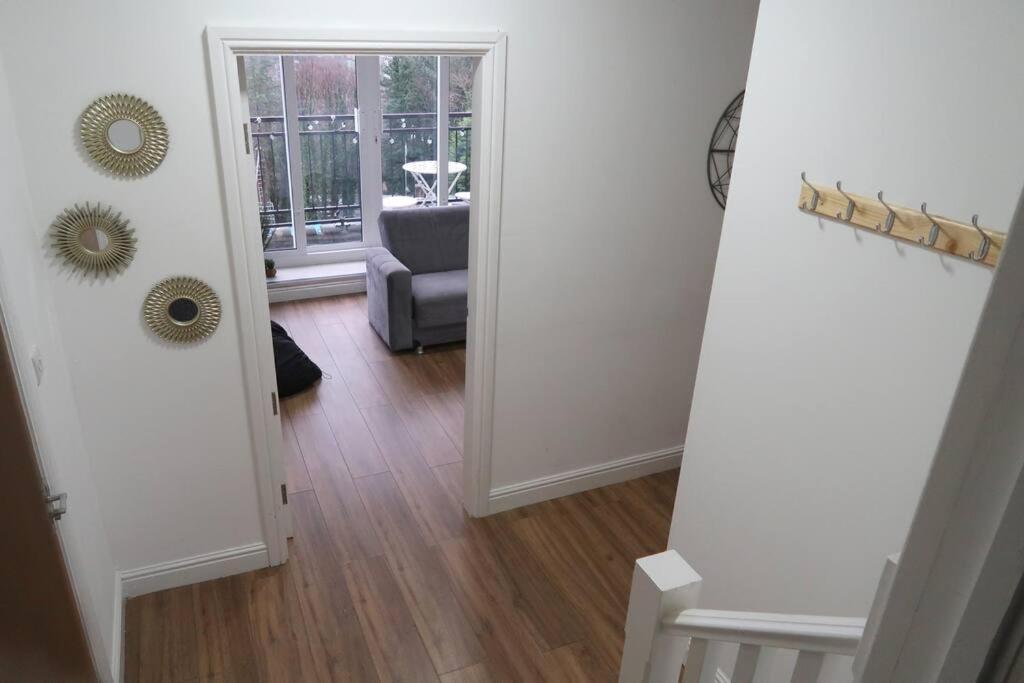 Two-Bedroom Apartment With Scenic Balcony View Shipley  Extérieur photo