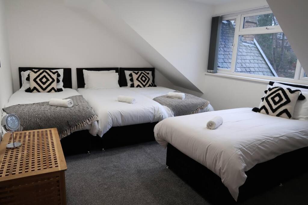 Two-Bedroom Apartment With Scenic Balcony View Shipley  Extérieur photo