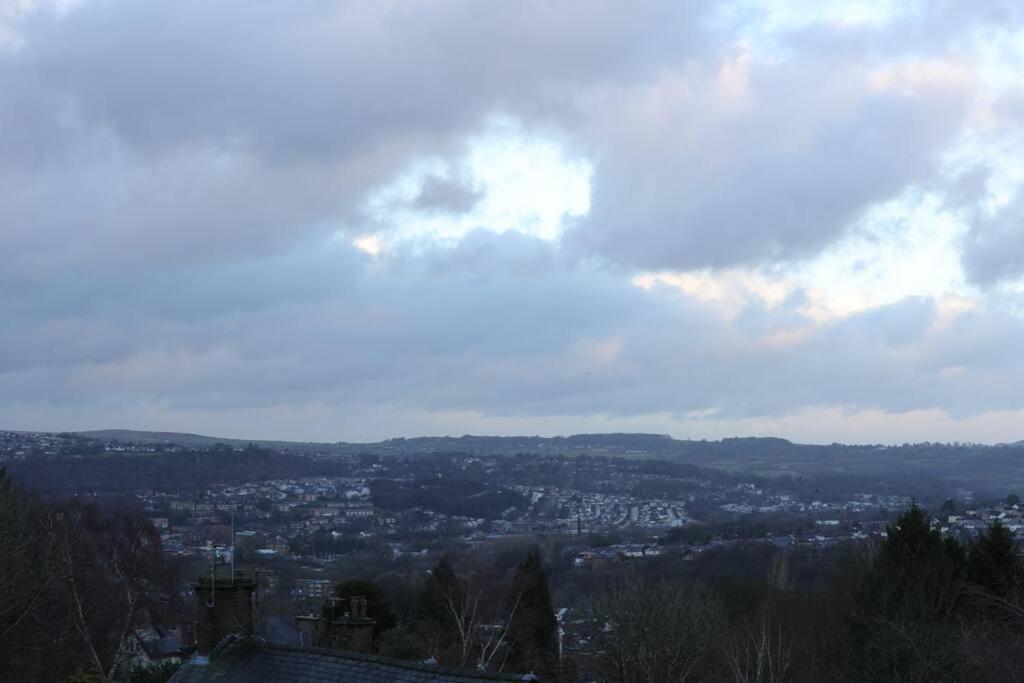 Two-Bedroom Apartment With Scenic Balcony View Shipley  Extérieur photo