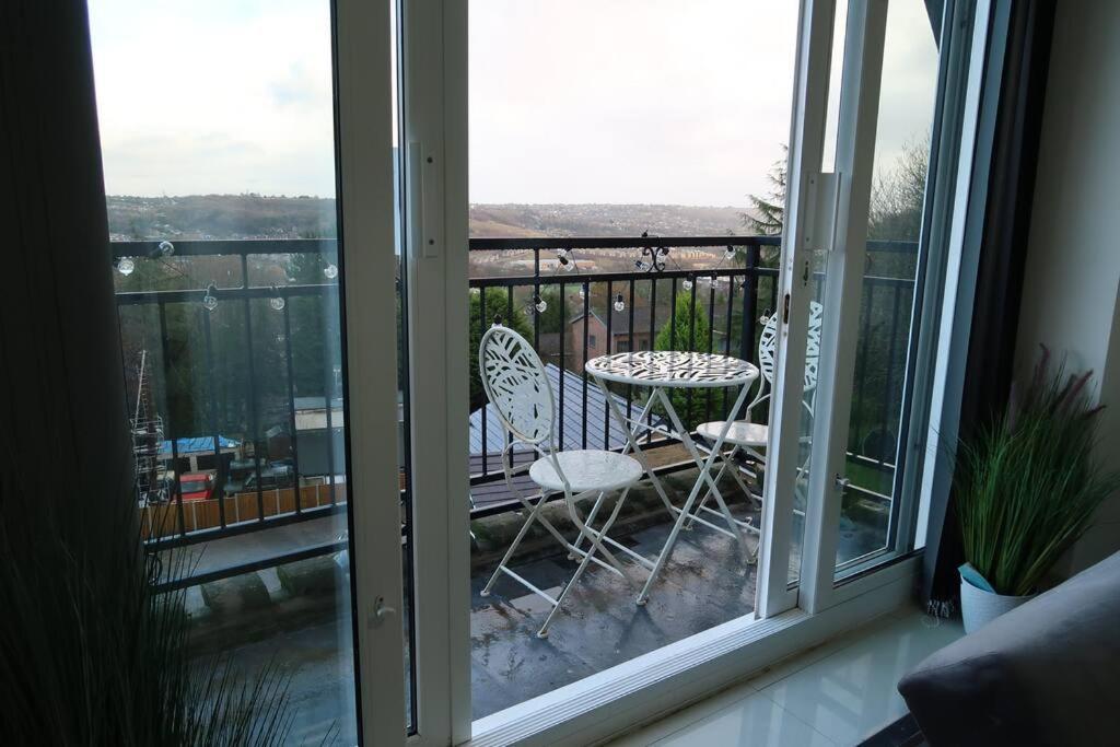 Two-Bedroom Apartment With Scenic Balcony View Shipley  Extérieur photo