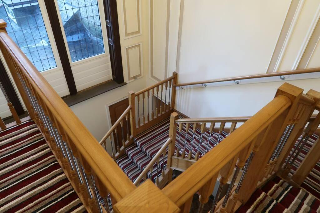 Two-Bedroom Apartment With Scenic Balcony View Shipley  Extérieur photo