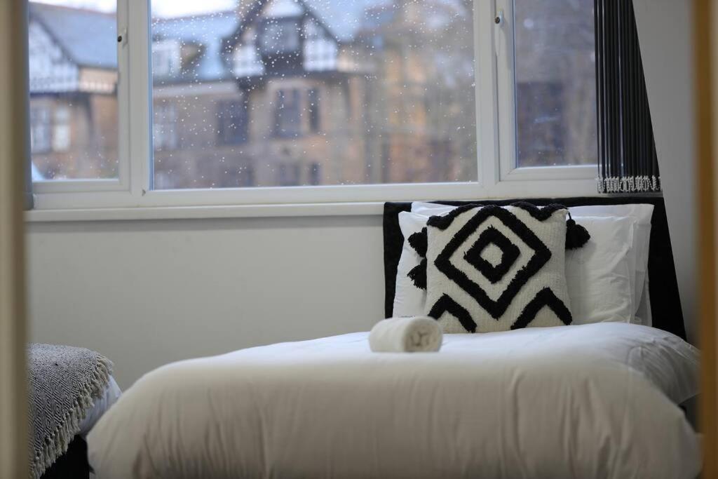 Two-Bedroom Apartment With Scenic Balcony View Shipley  Extérieur photo