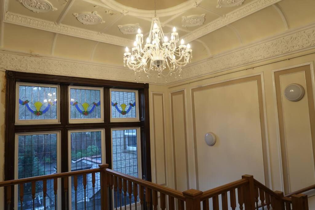 Two-Bedroom Apartment With Scenic Balcony View Shipley  Extérieur photo